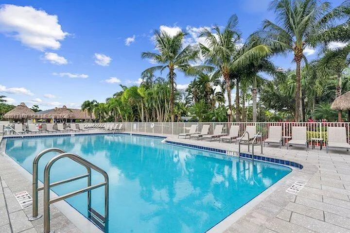 22 S Cortez Dr Margate, FL 33068