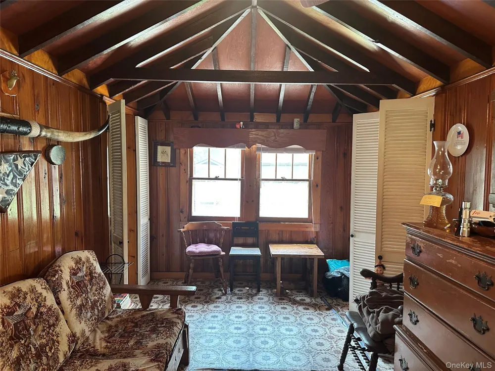 13 E Pierce Avenue Smallwood, NY 12720