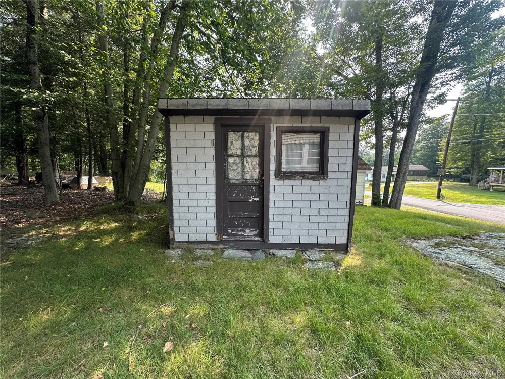13 E Pierce Avenue Smallwood, NY 12720