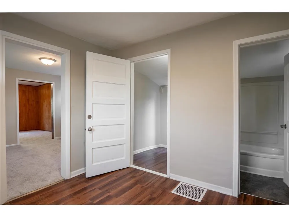 608 7th Ave S Hopkins, MN 55343