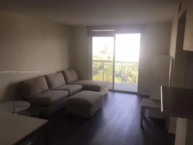 816 NW 11th St #1104 Miami, FL 33136