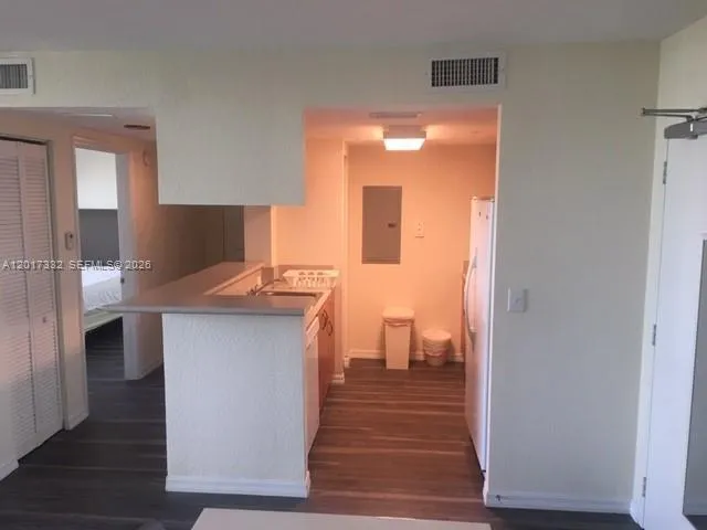 816 NW 11th St #1104 Miami, FL 33136