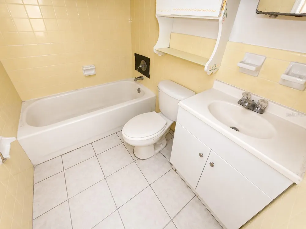 48 PRINCETON AVENUE Frostproof, FL 33843