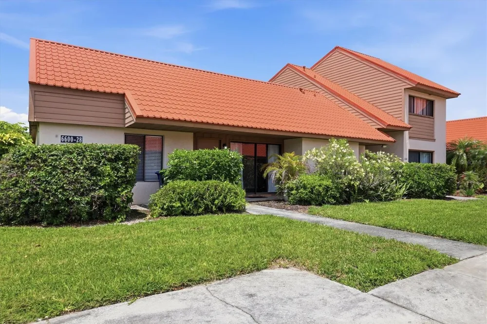6628 DRAW LANE #122 Sarasota, FL 34238