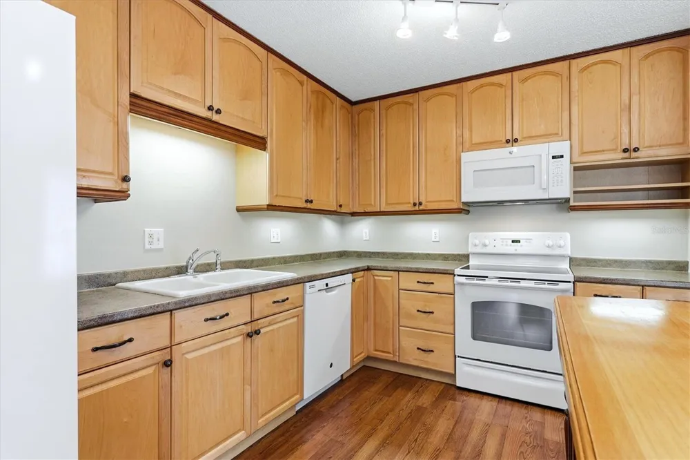 6628 DRAW LANE #122 Sarasota, FL 34238