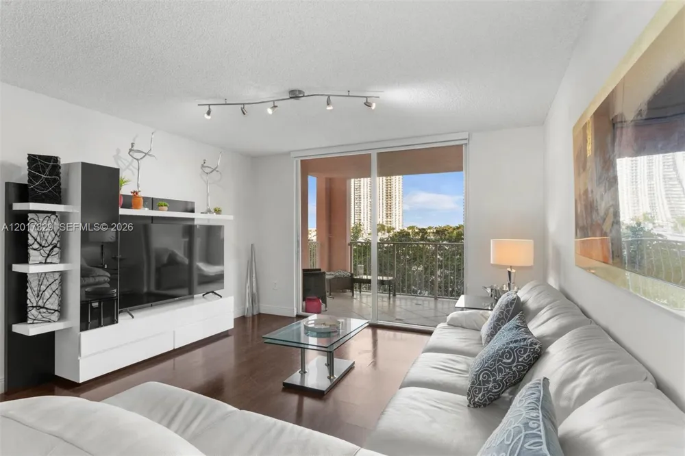 19655 E Country Club Dr #6304 Aventura, FL 33180