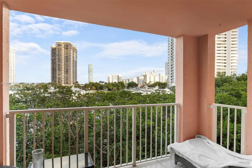 19655 E Country Club Dr #6304 Aventura, FL 33180
