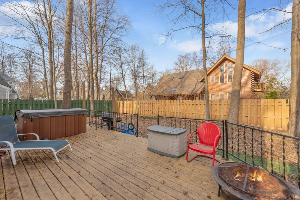 9177 Shady Lane Chikaming Township, MI 49116