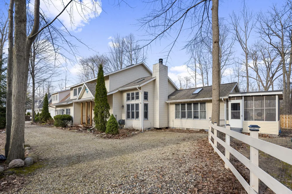 9177 Shady Lane Chikaming Township, MI 49116