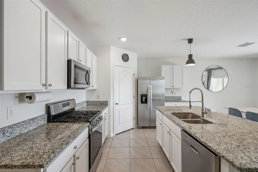 623 LAZIO CIRCLE Debary, FL 32713