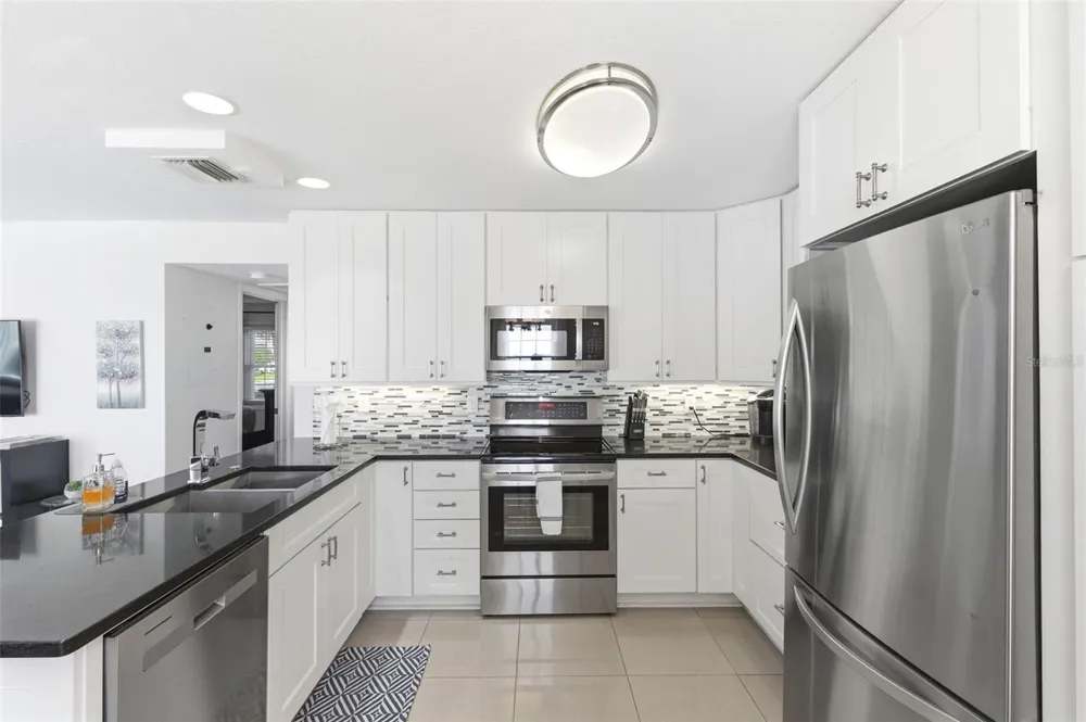 5280 COQUINA KEY DRIVE SE #A furnished seasonal St Petersburg, FL 33705