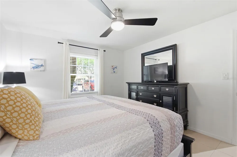 5280 COQUINA KEY DRIVE SE #A furnished seasonal St Petersburg, FL 33705