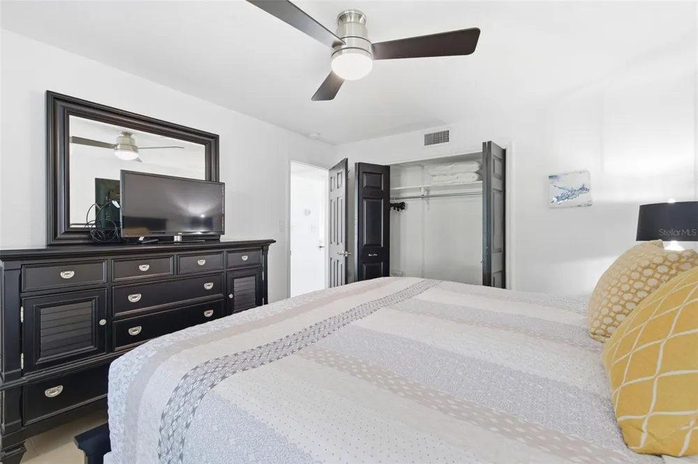 5280 COQUINA KEY DRIVE SE #A furnished seasonal St Petersburg, FL 33705