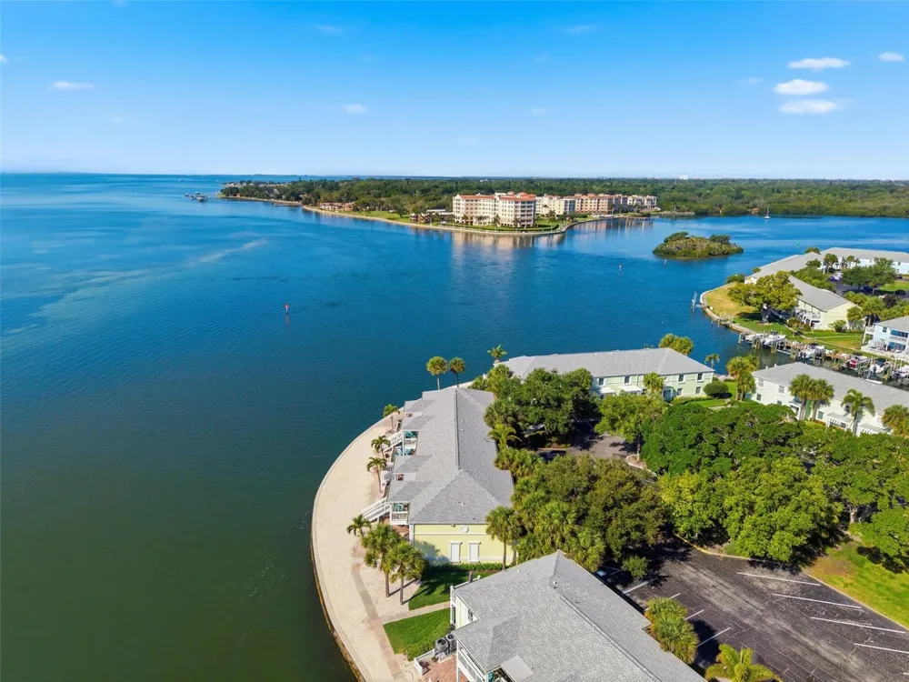 5280 COQUINA KEY DRIVE SE #A furnished seasonal St Petersburg, FL 33705
