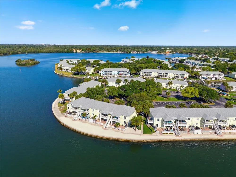 5280 COQUINA KEY DRIVE SE #A furnished seasonal St Petersburg, FL 33705