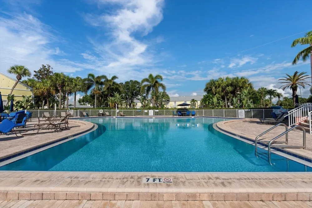5280 COQUINA KEY DRIVE SE #A furnished seasonal St Petersburg, FL 33705