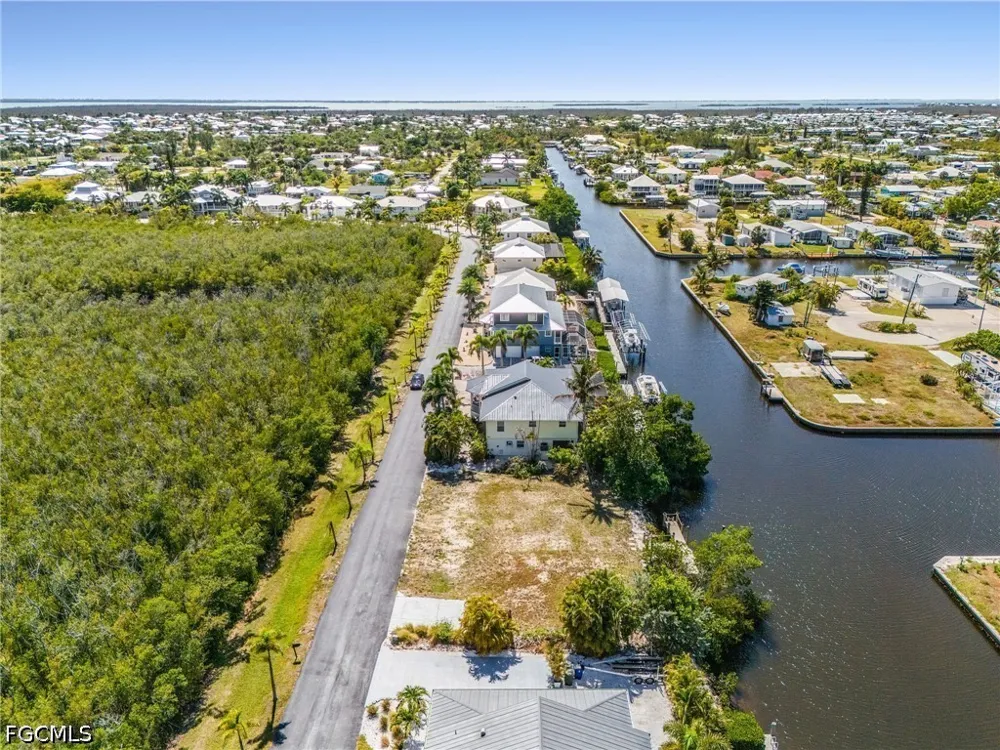 Buttonwood Key Court St James City, FL 33956