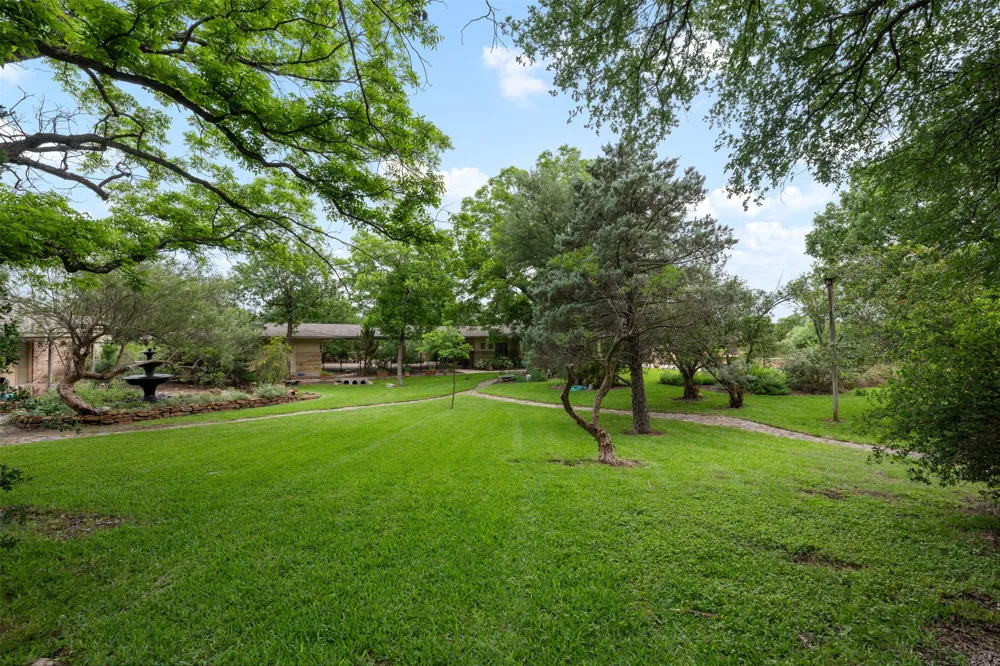 901 Brushy Bend Drive Round Rock, TX 78681