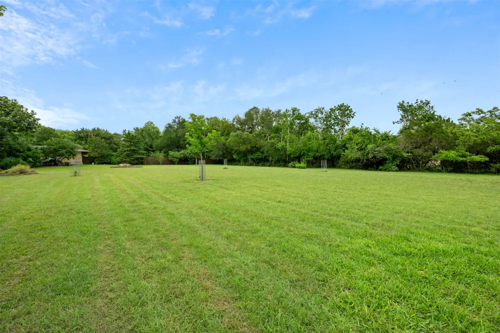 901 Brushy Bend Drive Round Rock, TX 78681