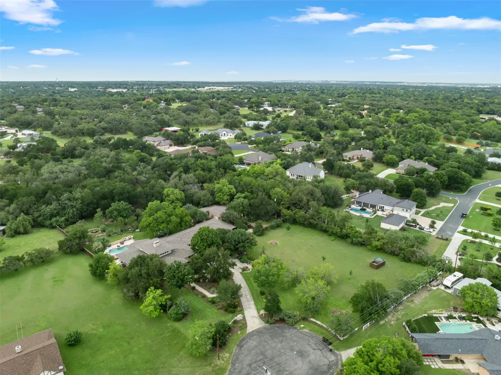 901 Brushy Bend Drive Round Rock, TX 78681