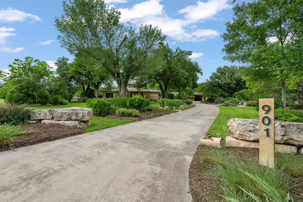 901 Brushy Bend Drive Round Rock, TX 78681