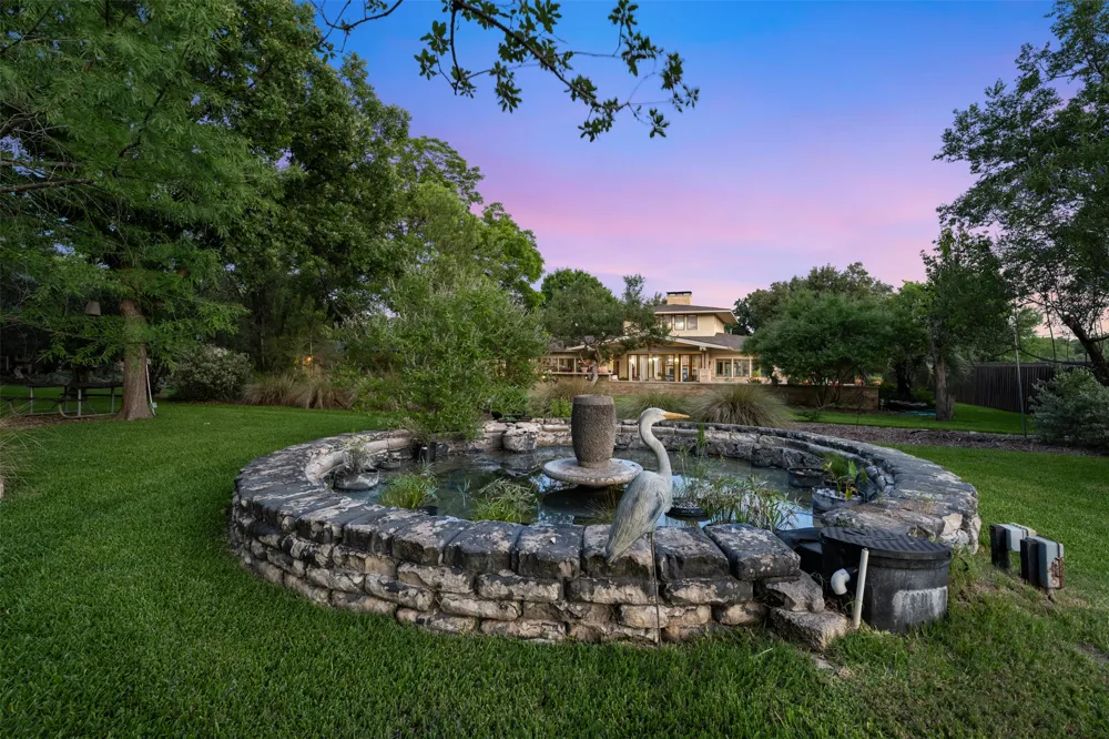 901 Brushy Bend Drive Round Rock, TX 78681