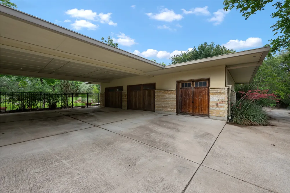 901 Brushy Bend Drive Round Rock, TX 78681