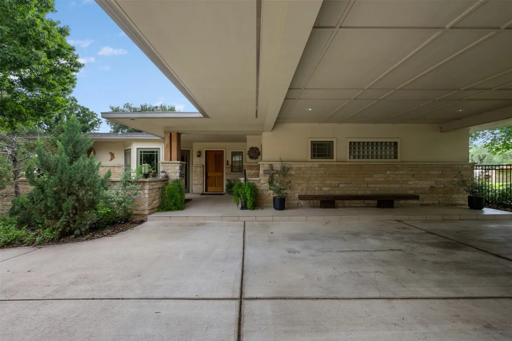 901 Brushy Bend Drive Round Rock, TX 78681
