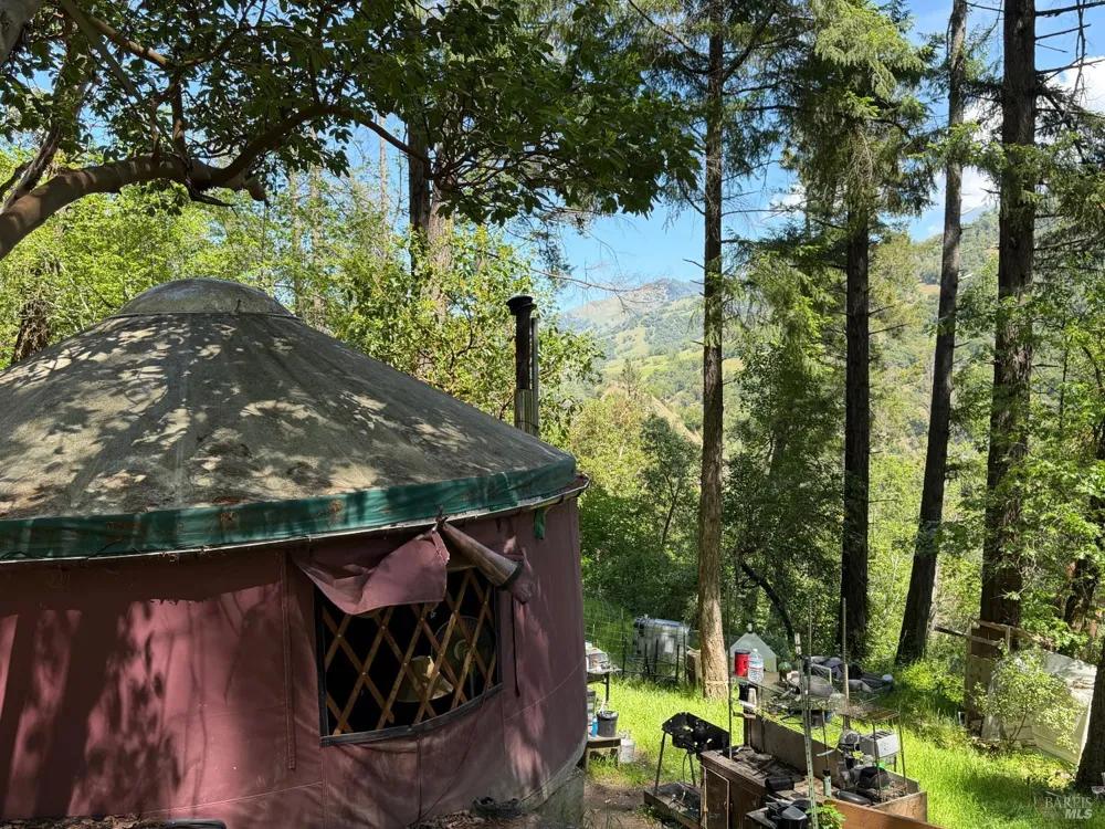 10150 Woodman Creek Road Laytonville, CA 95428