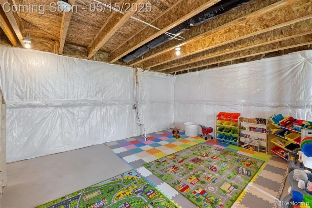 2888 Sycamore River Drive Handy Township, MI 48836