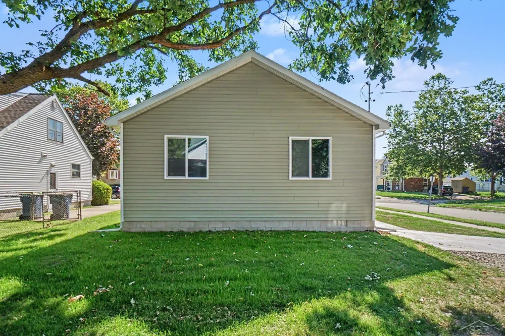 220 S Sherman Street Bay City City, MI 48708