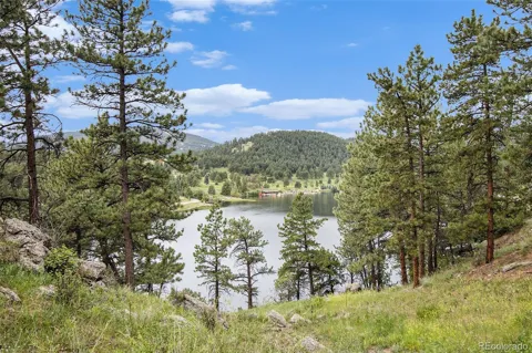 28433 Kinnikinnick Road #Upper