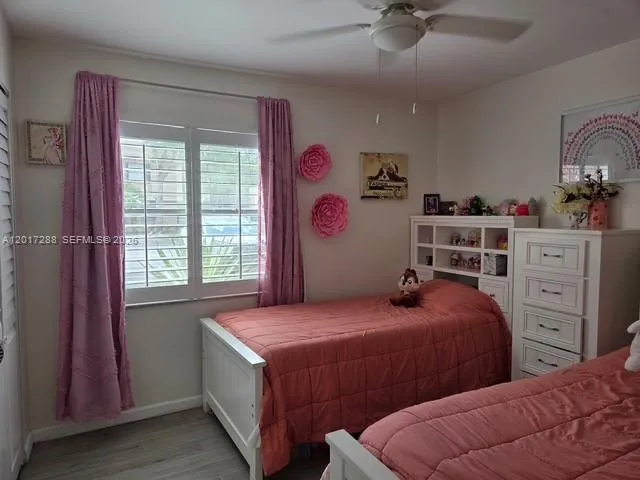 19 Chestnut Cir Cooper City, FL 33026