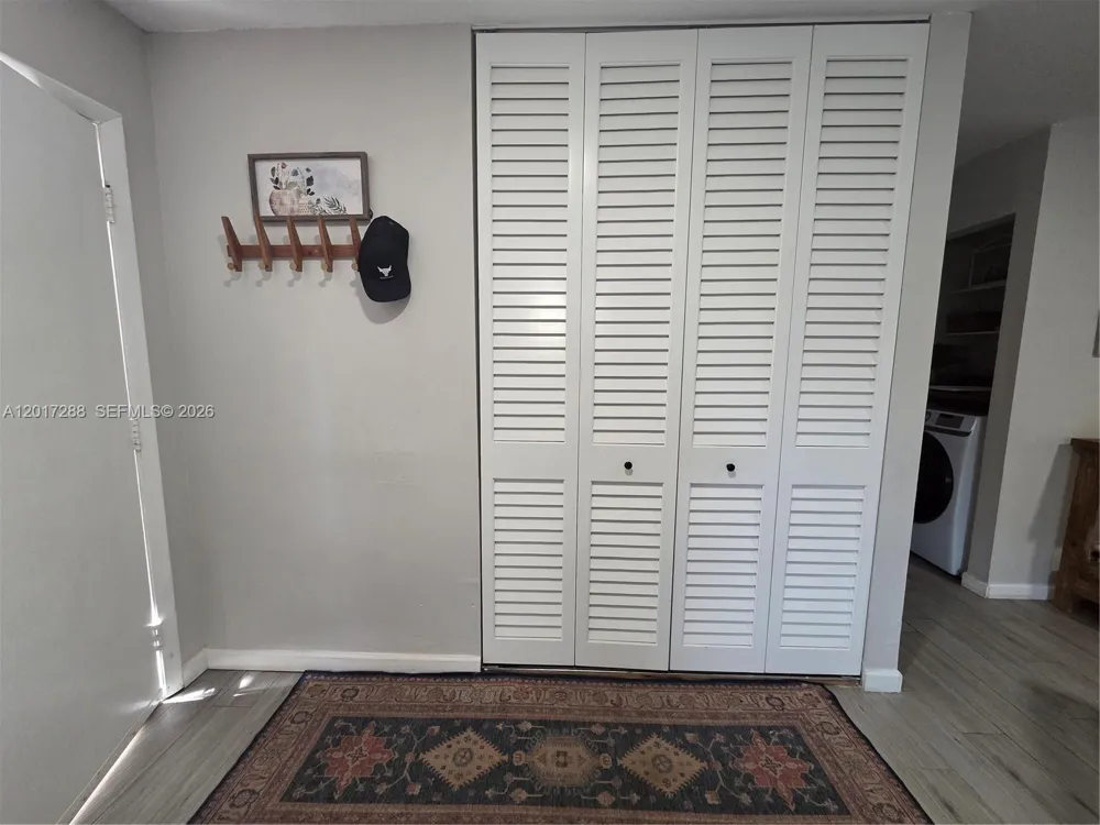 19 Chestnut Cir Cooper City, FL 33026