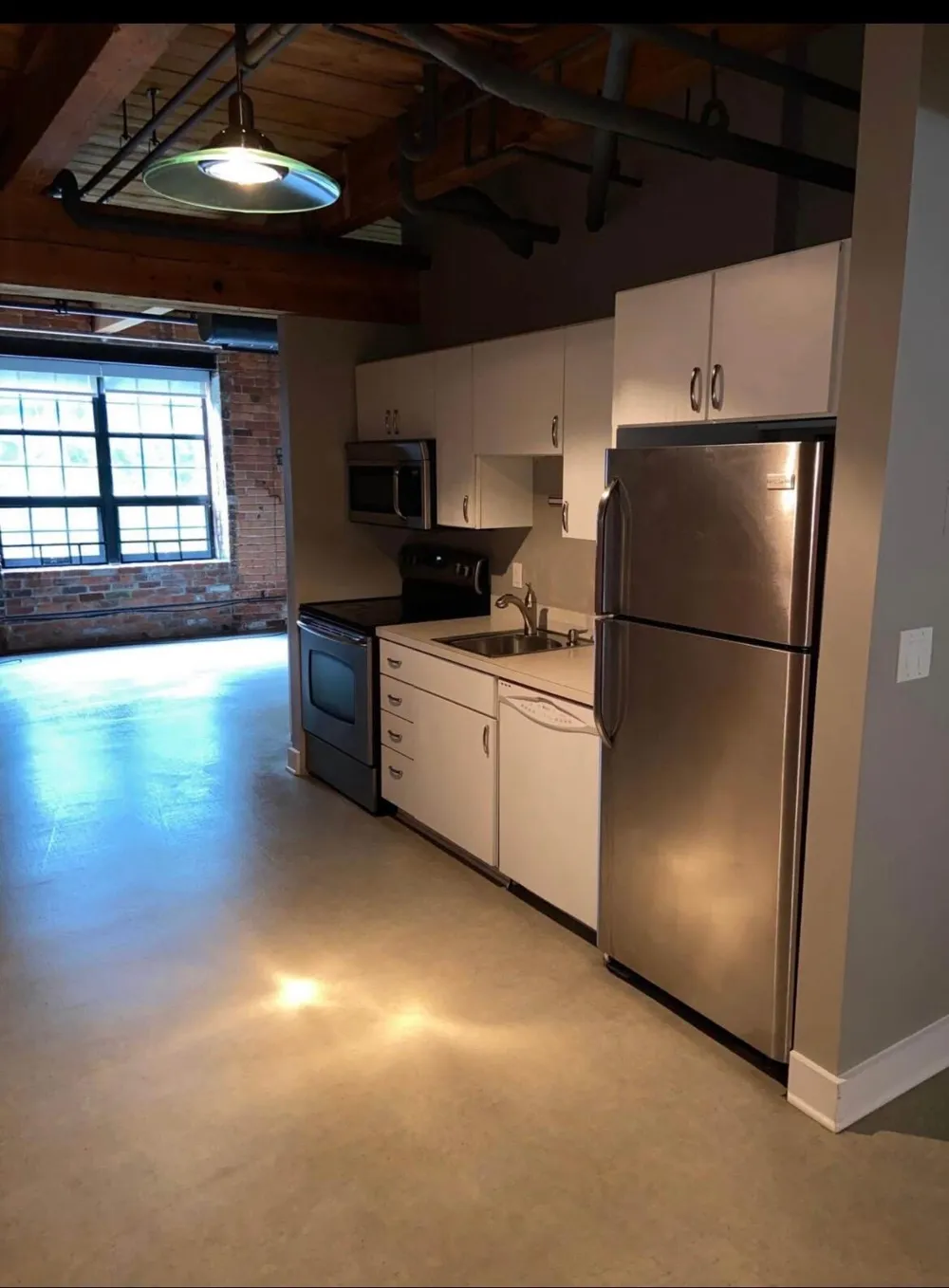6533 E Jefferson Avenue #LL06 Detroit, MI 48207