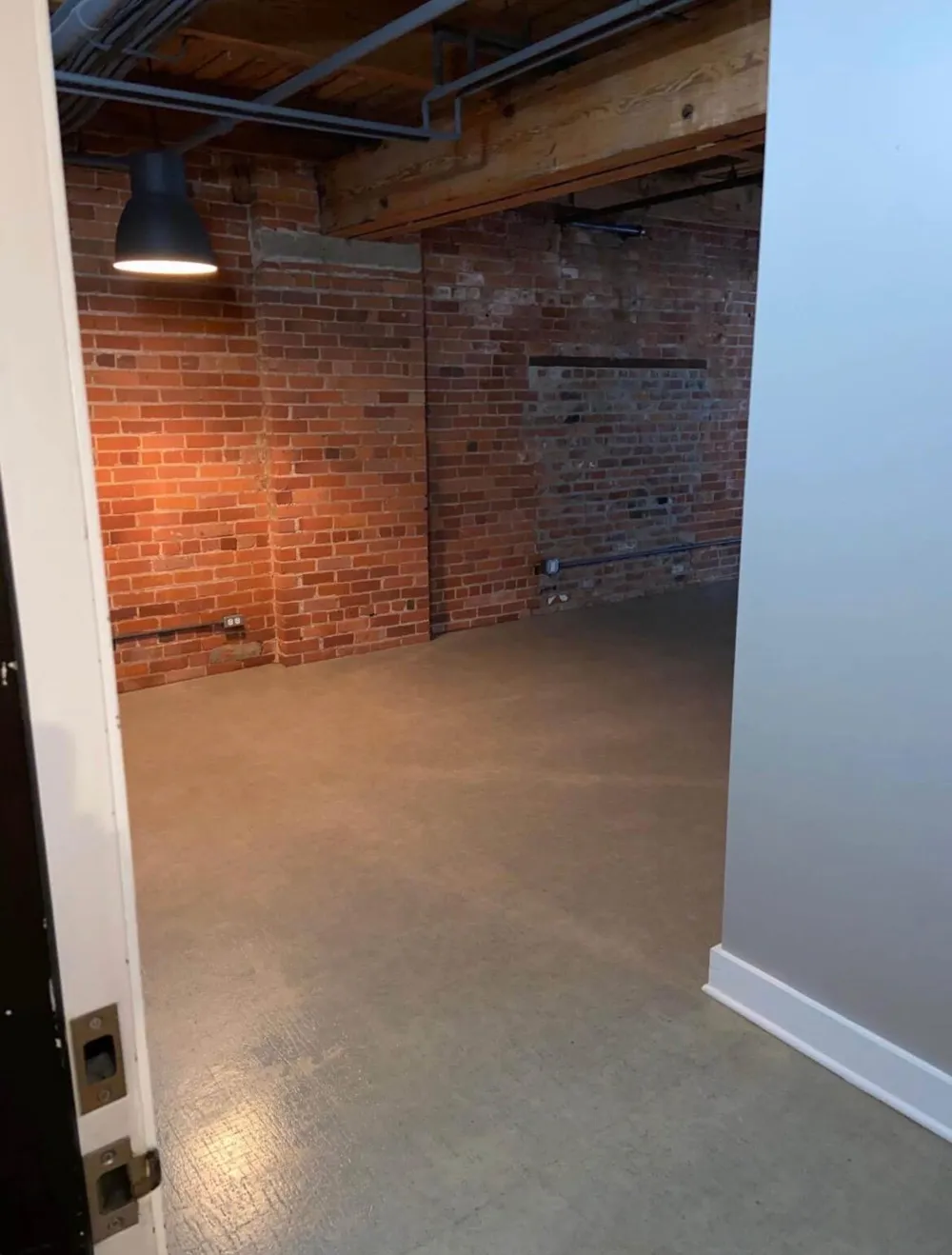 6533 E Jefferson Avenue #LL06 Detroit, MI 48207
