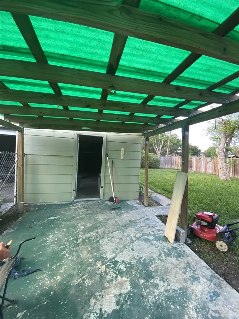 323 W 4th Street Alice, TX 78332