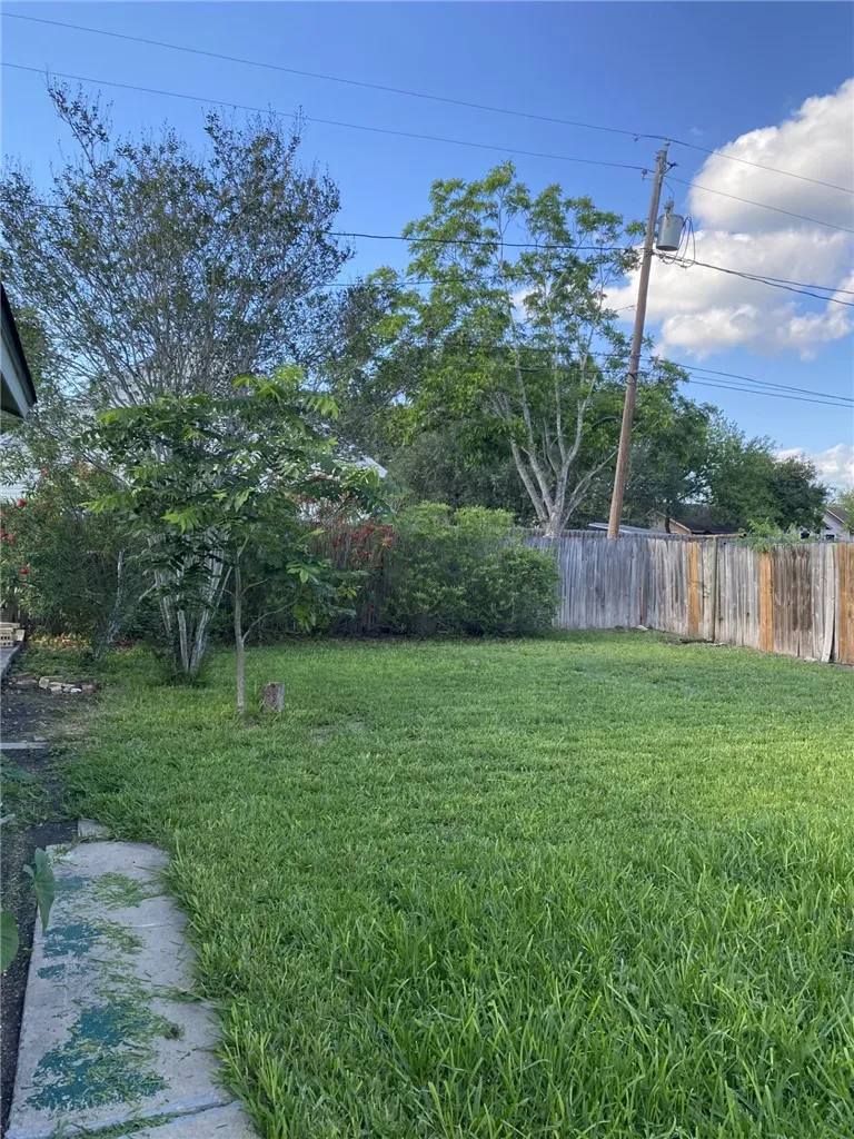 323 W 4th Street Alice, TX 78332