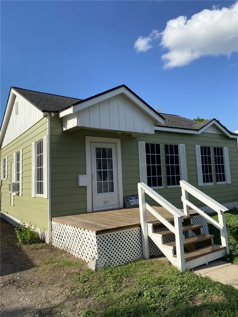 323 W 4th Street Alice, TX 78332