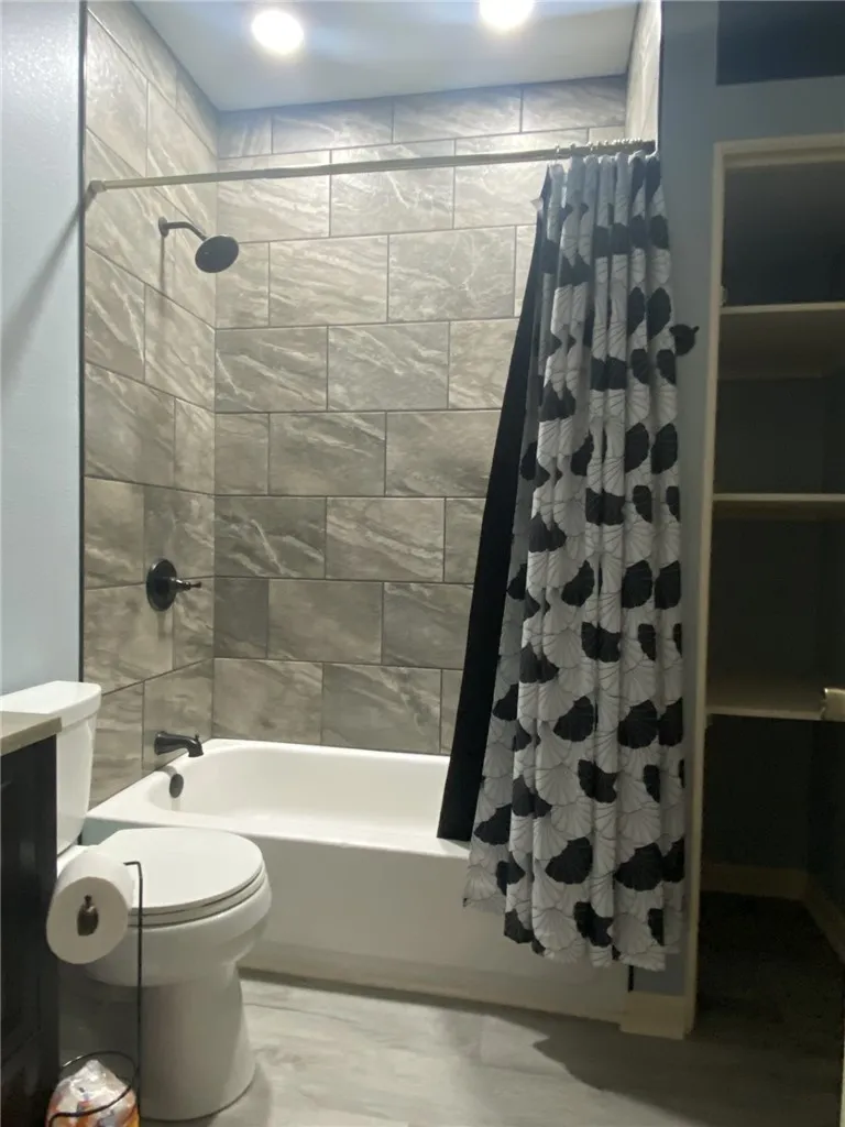 323 W 4th Street Alice, TX 78332