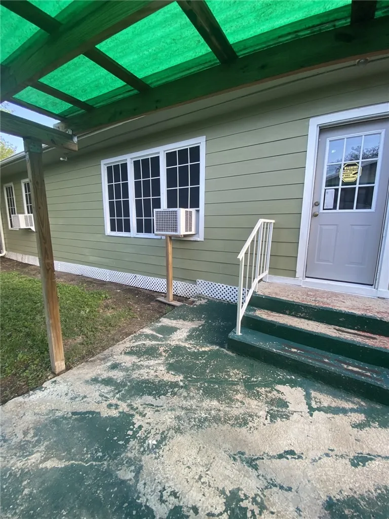 323 W 4th Street Alice, TX 78332