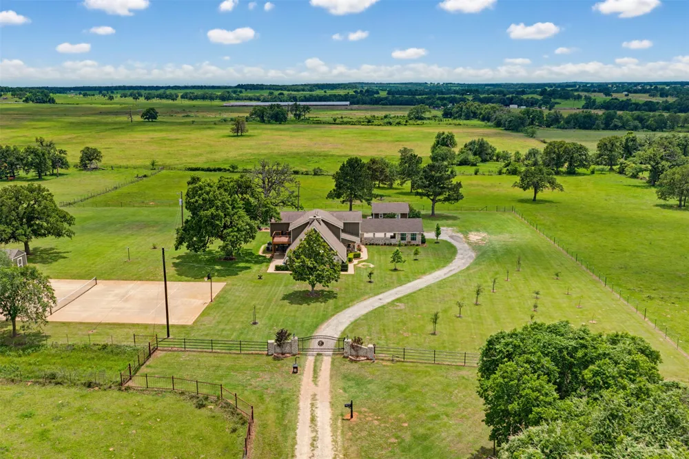 489 Boyd Lane Rockdale, TX 76567