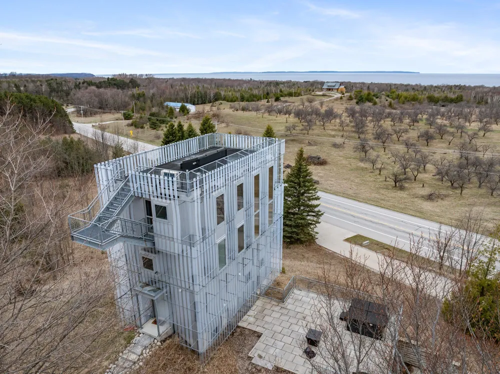 7452 Manitou Trail Leelanau Township, MI 49670