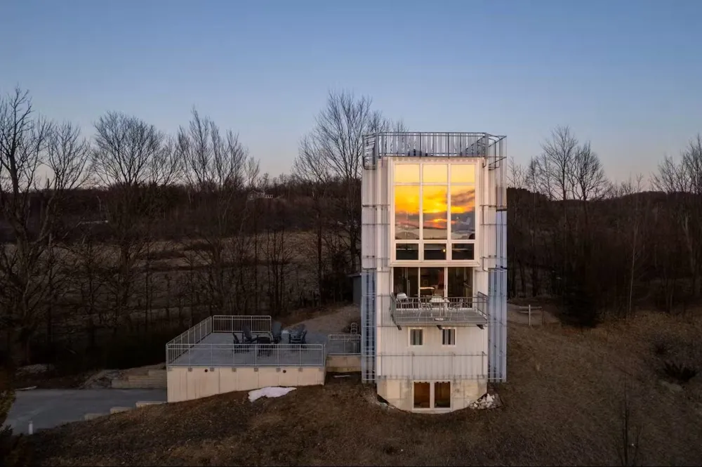 7452 Manitou Trail Leelanau Township, MI 49670