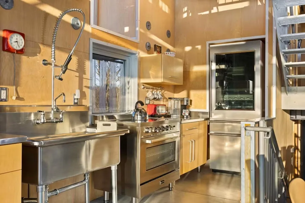 7452 Manitou Trail Leelanau Township, MI 49670