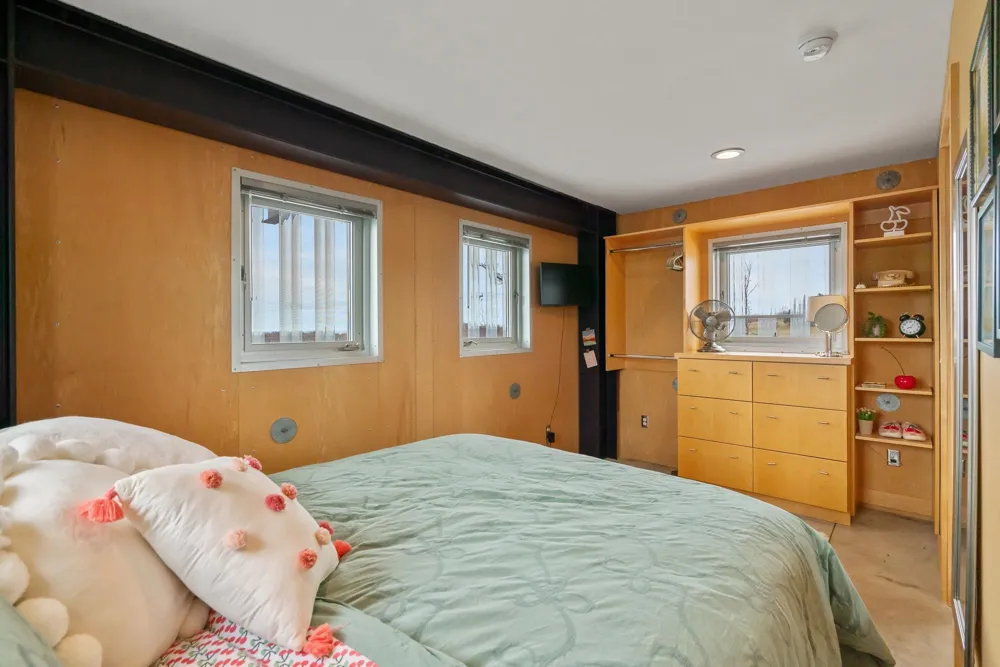 7452 Manitou Trail Leelanau Township, MI 49670