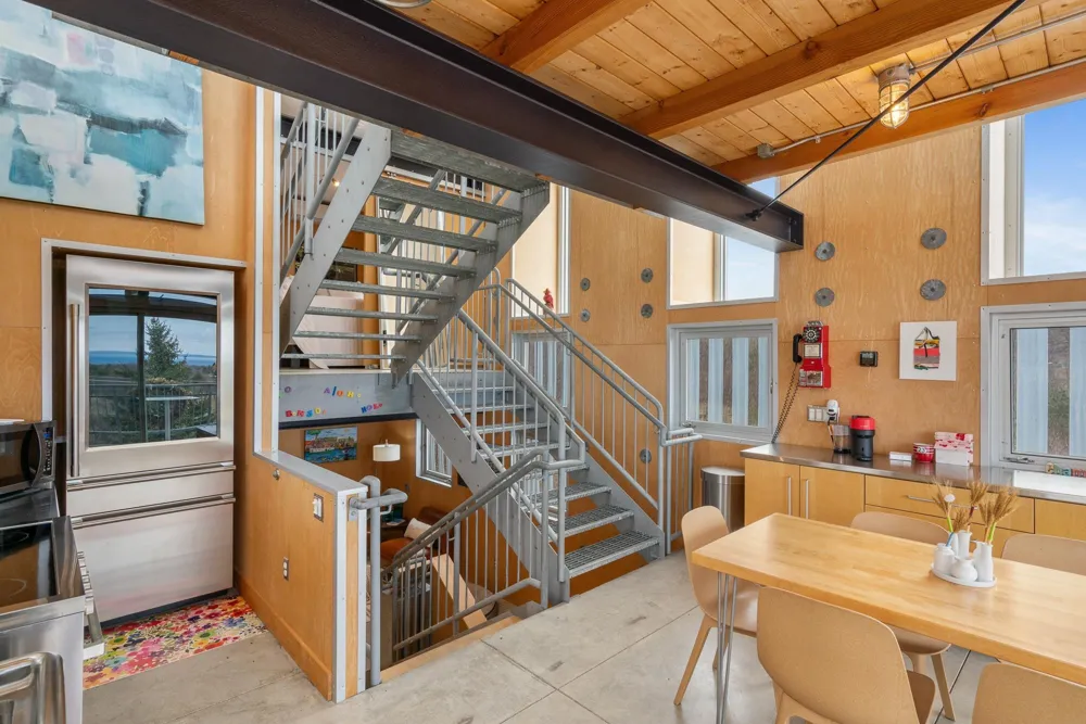 7452 Manitou Trail Leelanau Township, MI 49670