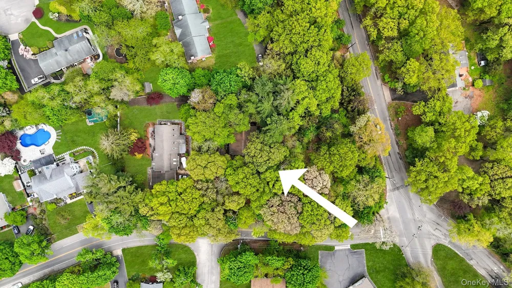 179 Gnarled Hollow Road East Setauket, NY 11733
