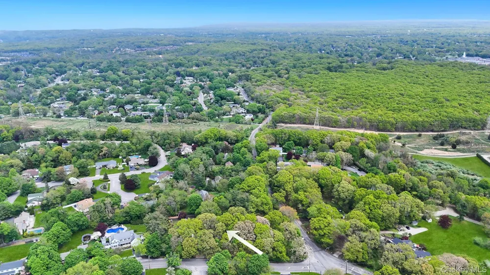 179 Gnarled Hollow Road East Setauket, NY 11733