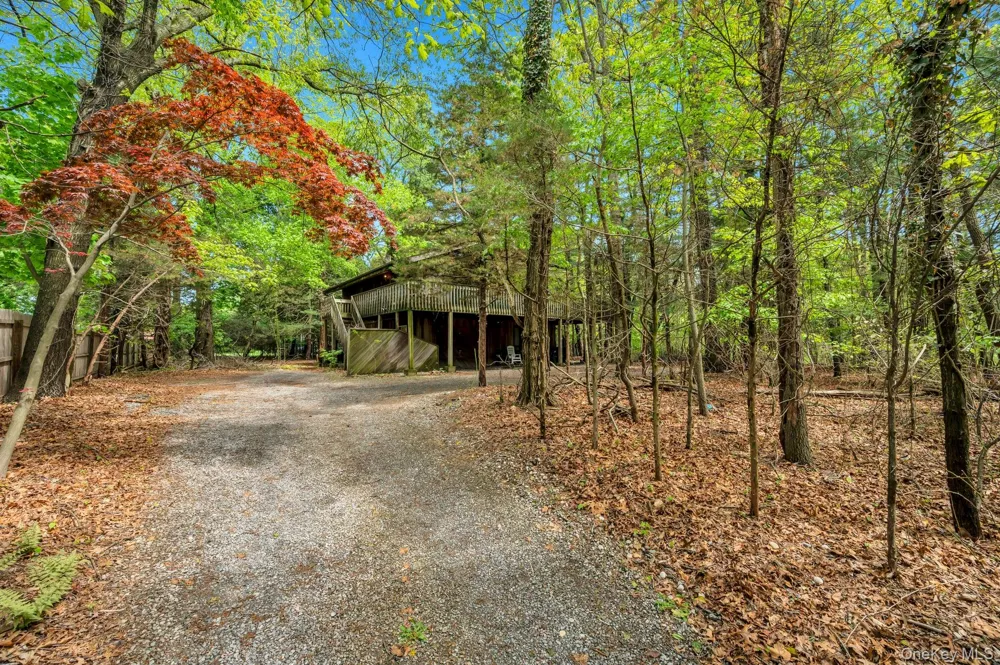 179 Gnarled Hollow Road East Setauket, NY 11733